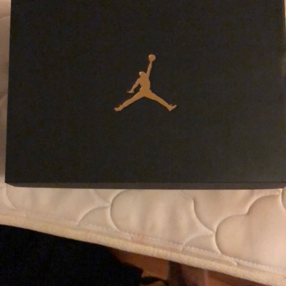 Jordan1 mid Brushstroke - Picture 9 of 9